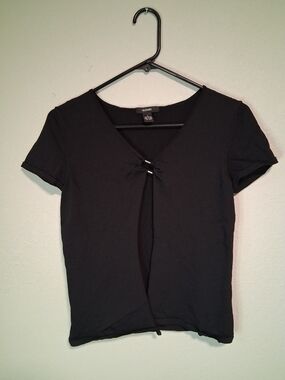 Alfani Black V-Neck Twist Front Top Women’s Size M Stretch Knit Blouse Y2K Goth